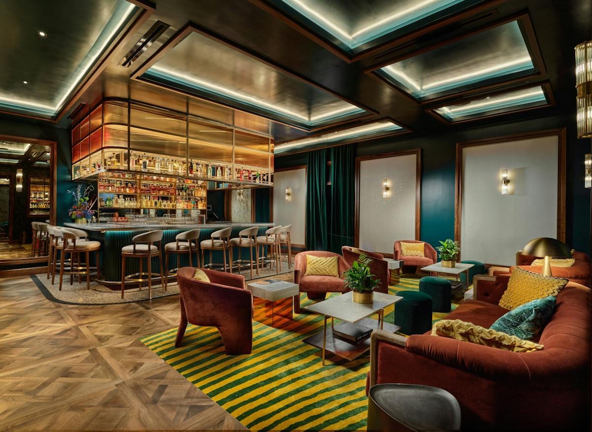 Pluma Lounge