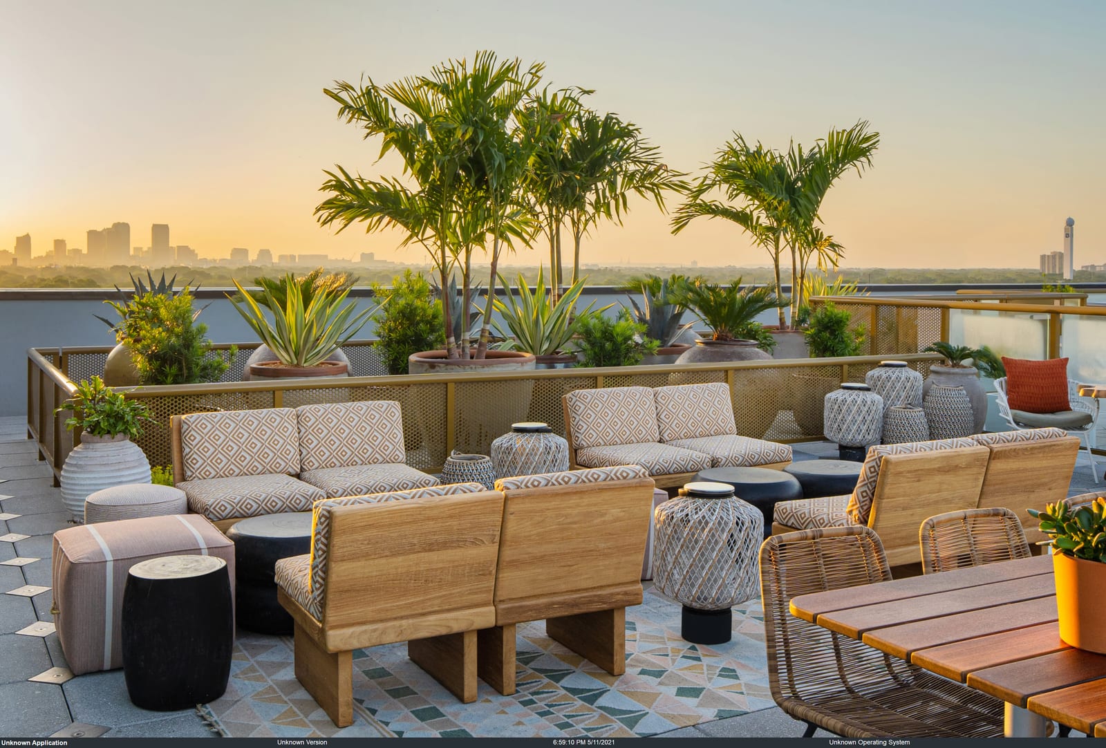 Sal Y Mar Rooftop Bar